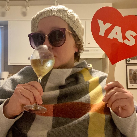 Meet your Posher, Bianca - Picture 2 of 2